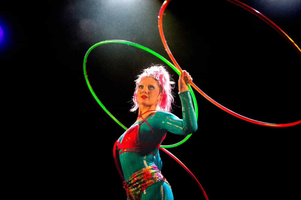cabaret the hoop babes