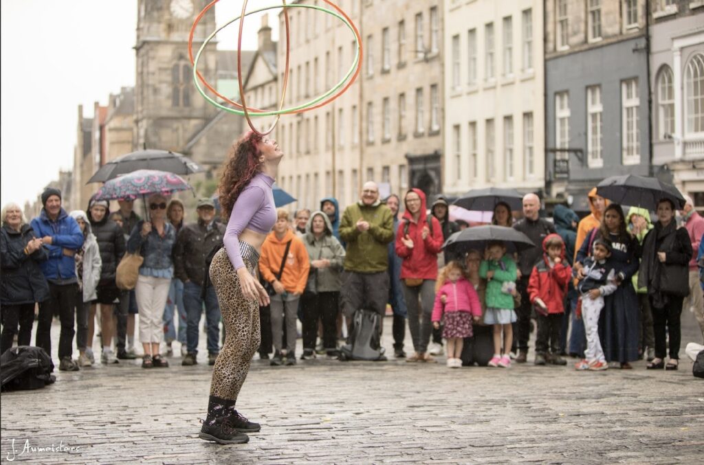 street shows the hoop babes